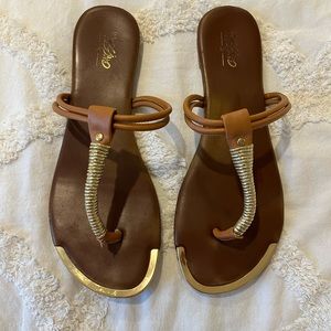 Leather thong sandals